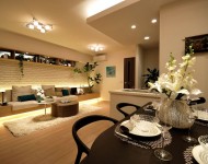 ダイニングからリビング方向を見る